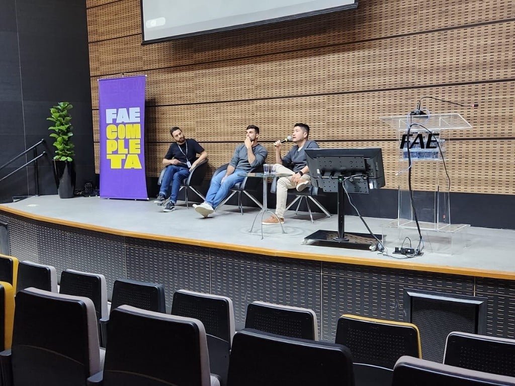 André Fukuda em painel acadêmico na FAE Centro Universitário, 2024